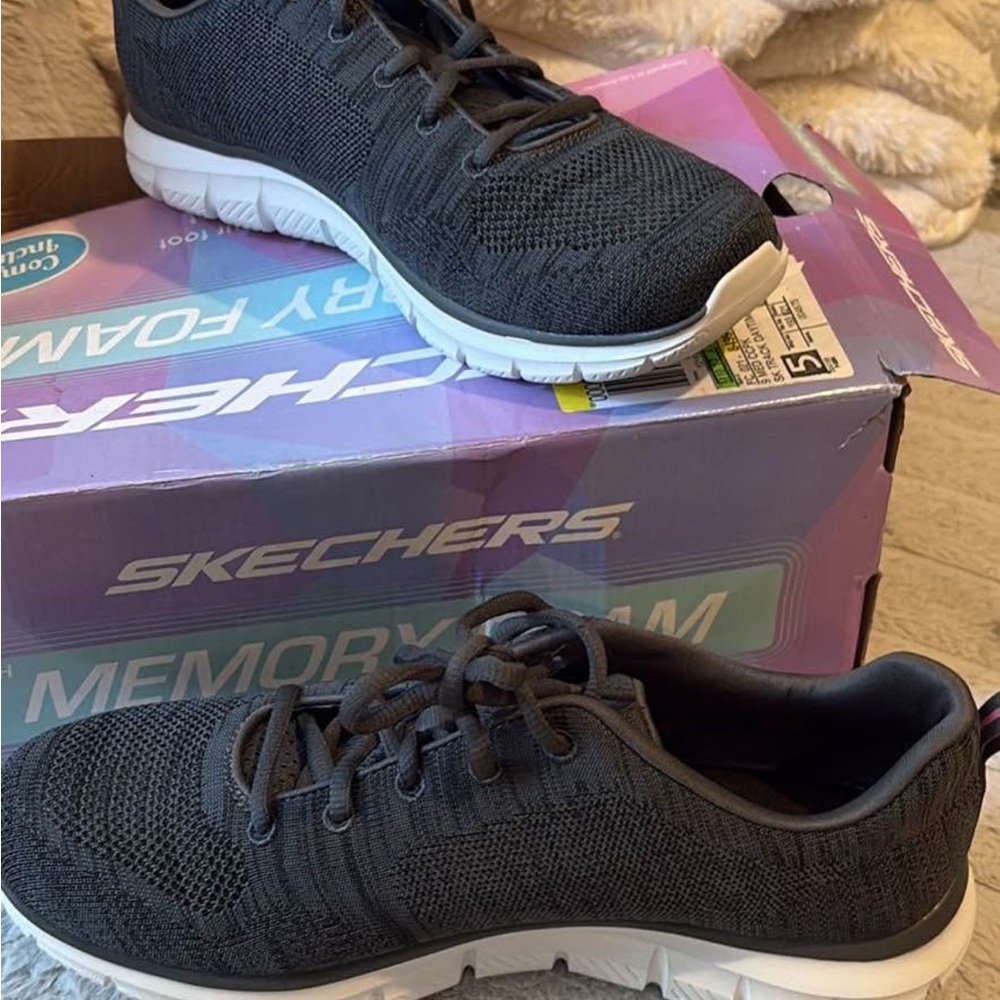 Skechers’s Track Daytime Dreamer Women’s Sneaker
